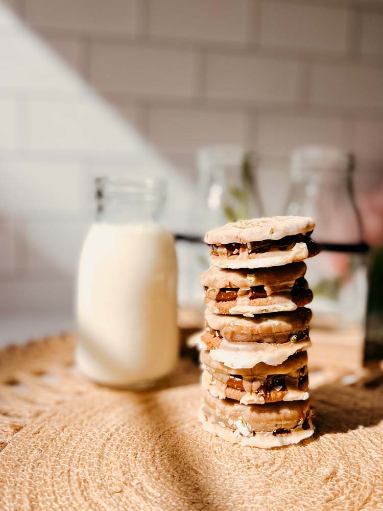 Tequila Lime Alfajores (16 Pack) – Citrus & Dulce de Leche Cookies