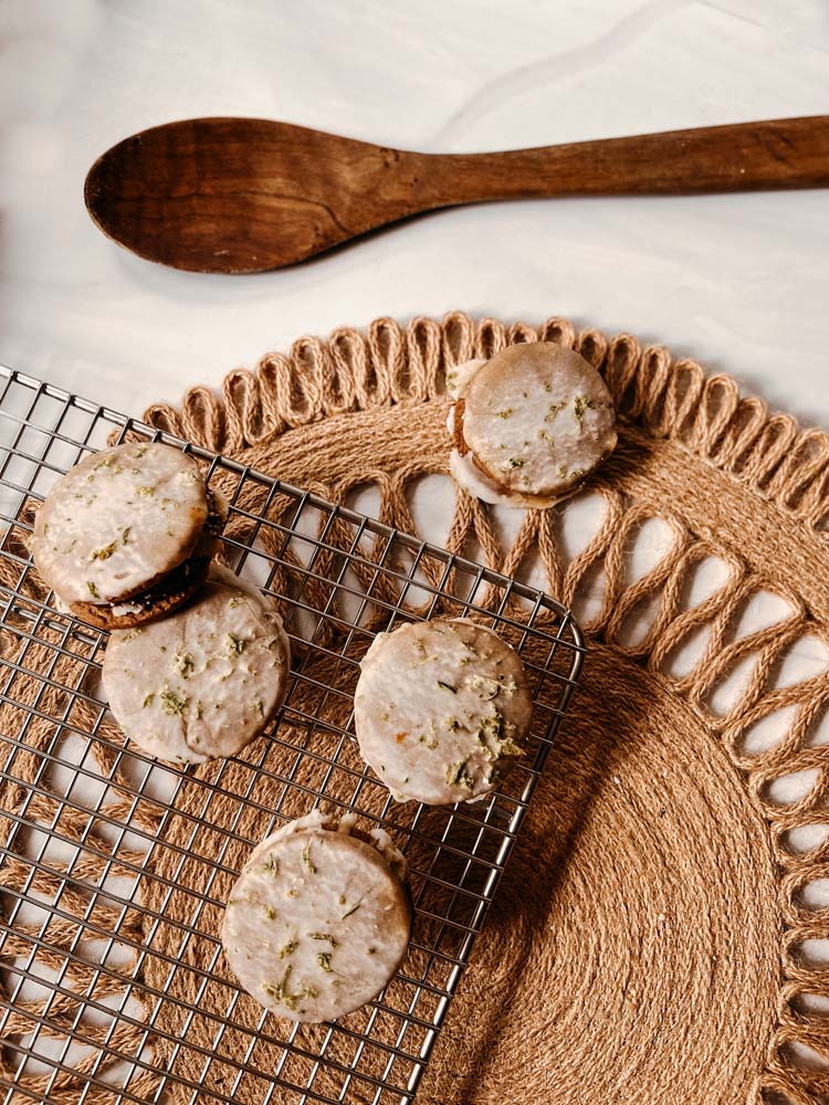Tequila Lime Alfajores (16 Pack) – Citrus & Dulce de Leche Cookies
