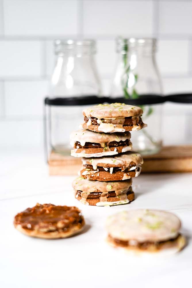 Tequila Lime Alfajores (16 Pack) – Citrus & Dulce de Leche Cookies